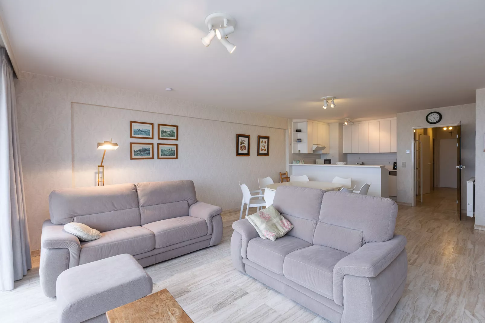 Prestige I 0202-Living room