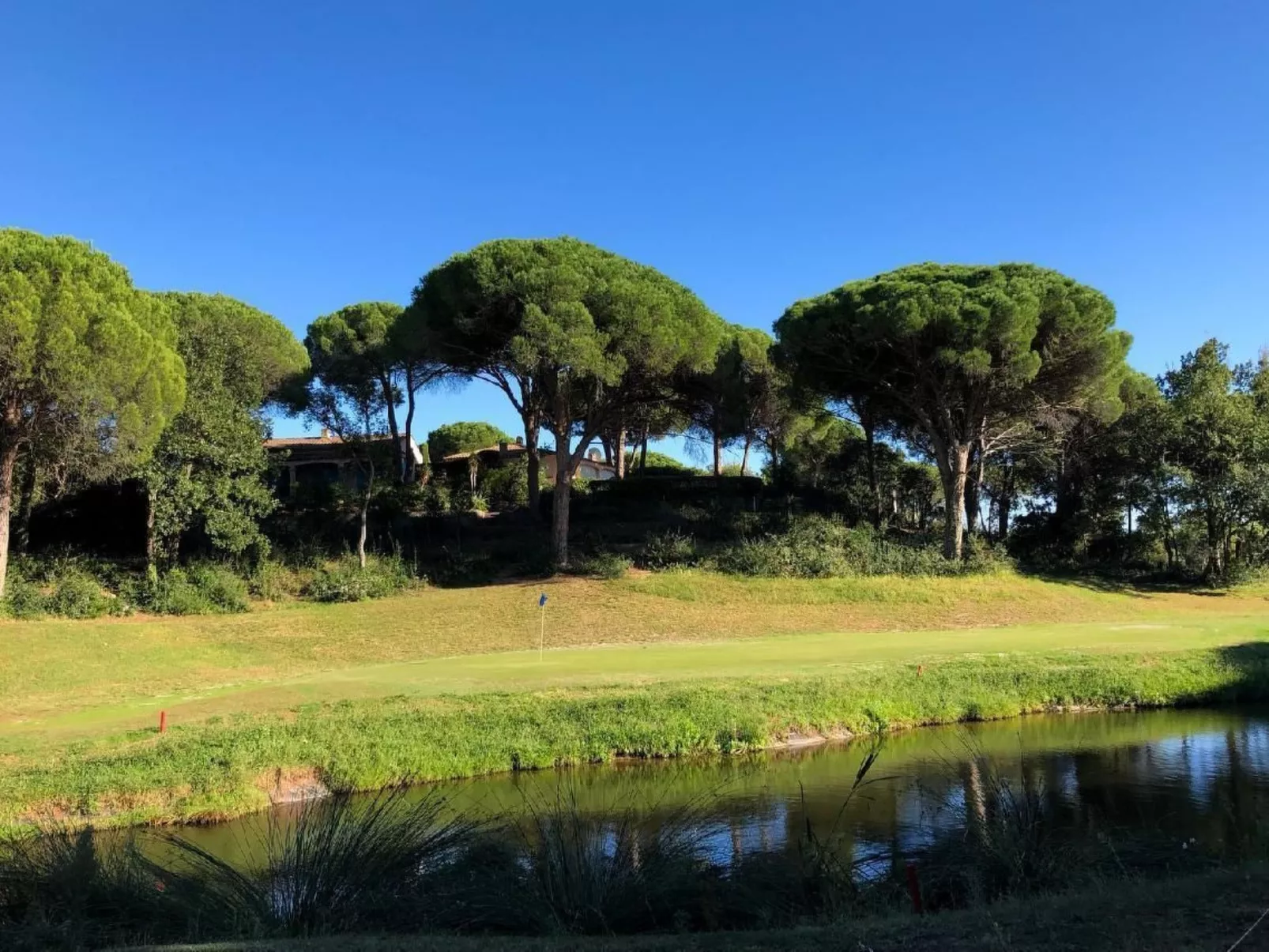 Charmante Villa mit Pool und Golfplatz-Image-tags.info