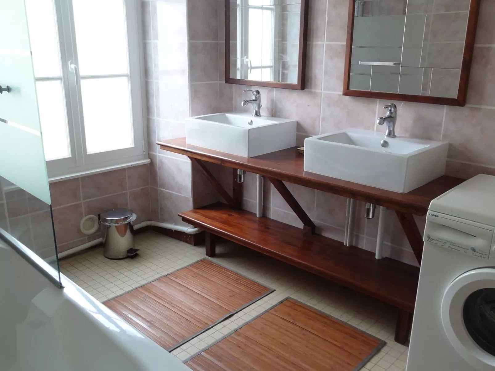 Apartment mit privater Terrasse am Fluss-Dedans