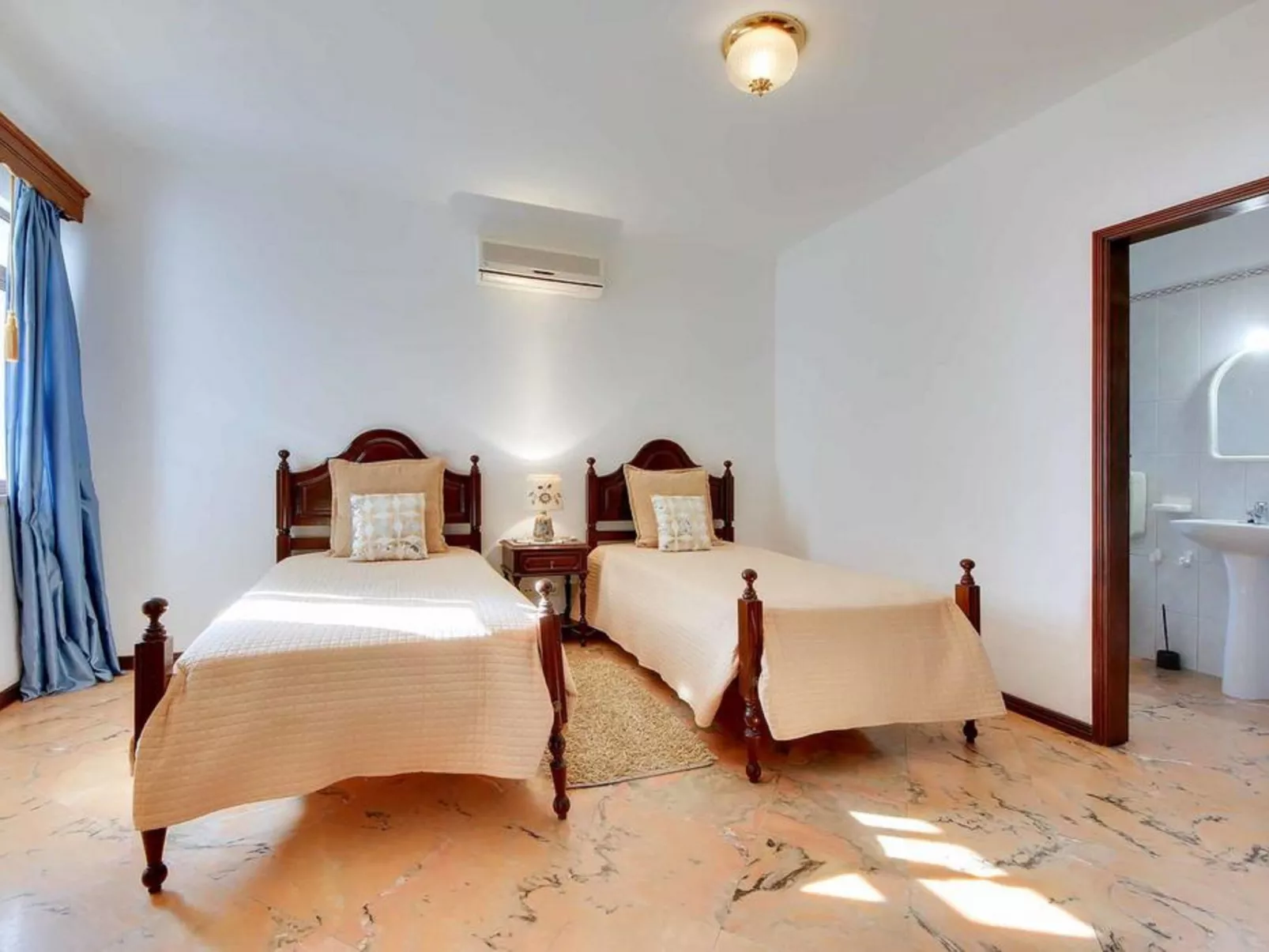 Chalet "Villa Albuar" mit eigenem Pool-Image-tags.info