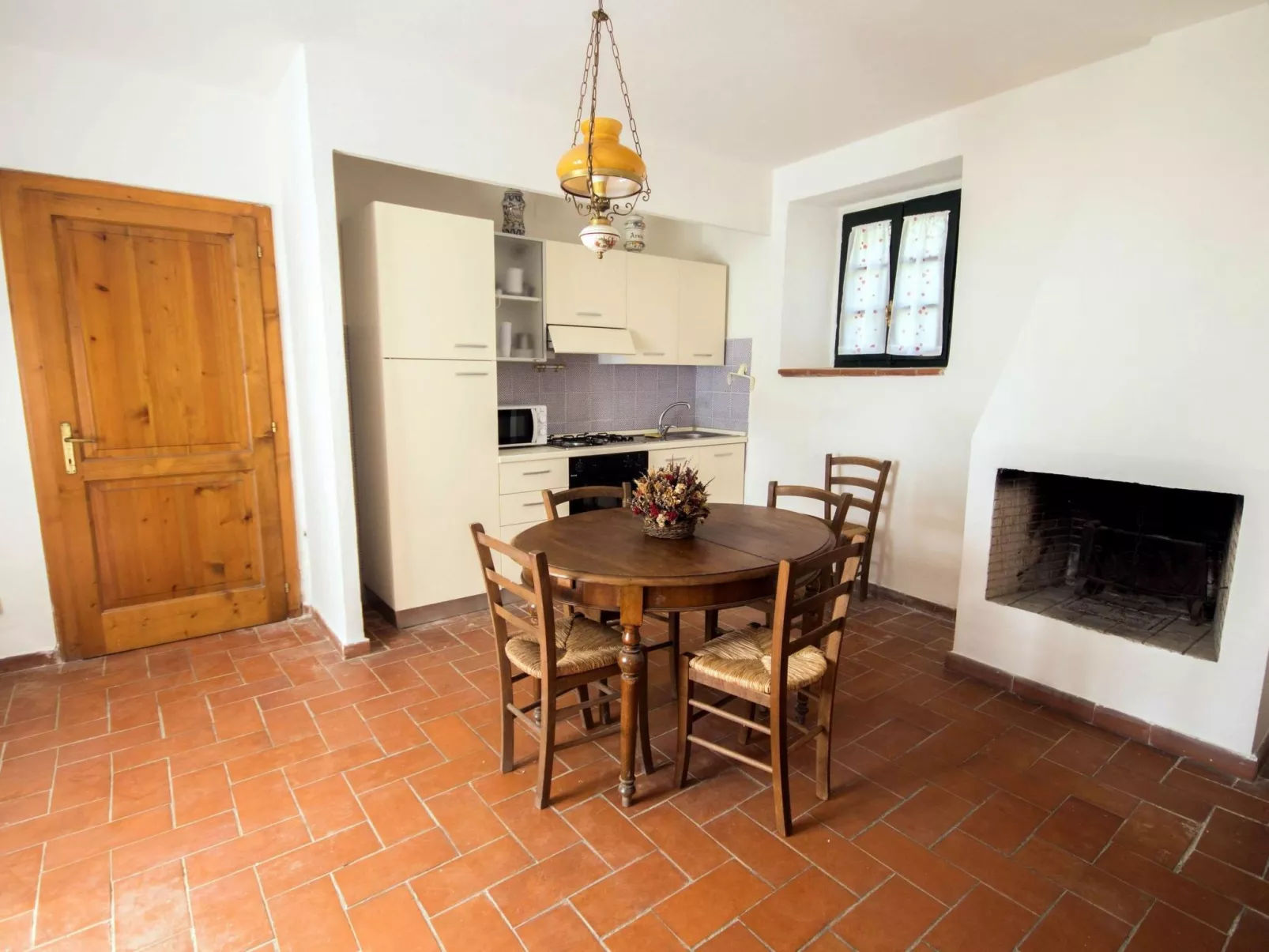 'Dispensa2' mit Pool-Inside