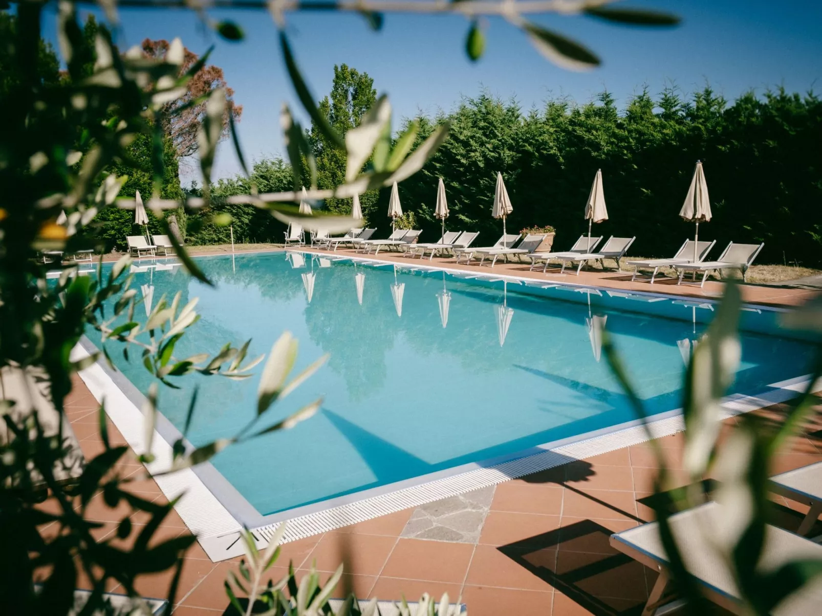 Unterkunft in der Residenz, Schwimmbad, Tennis, Restaurant-Dehors