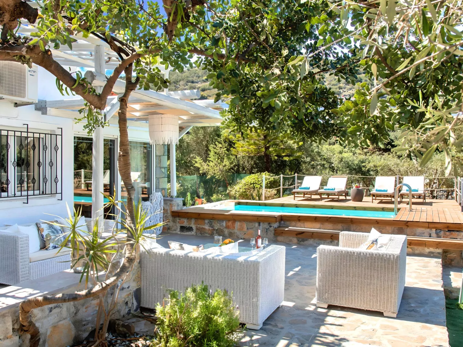 "Cretan Lodge" mit Blick auf das Wasser-Inside