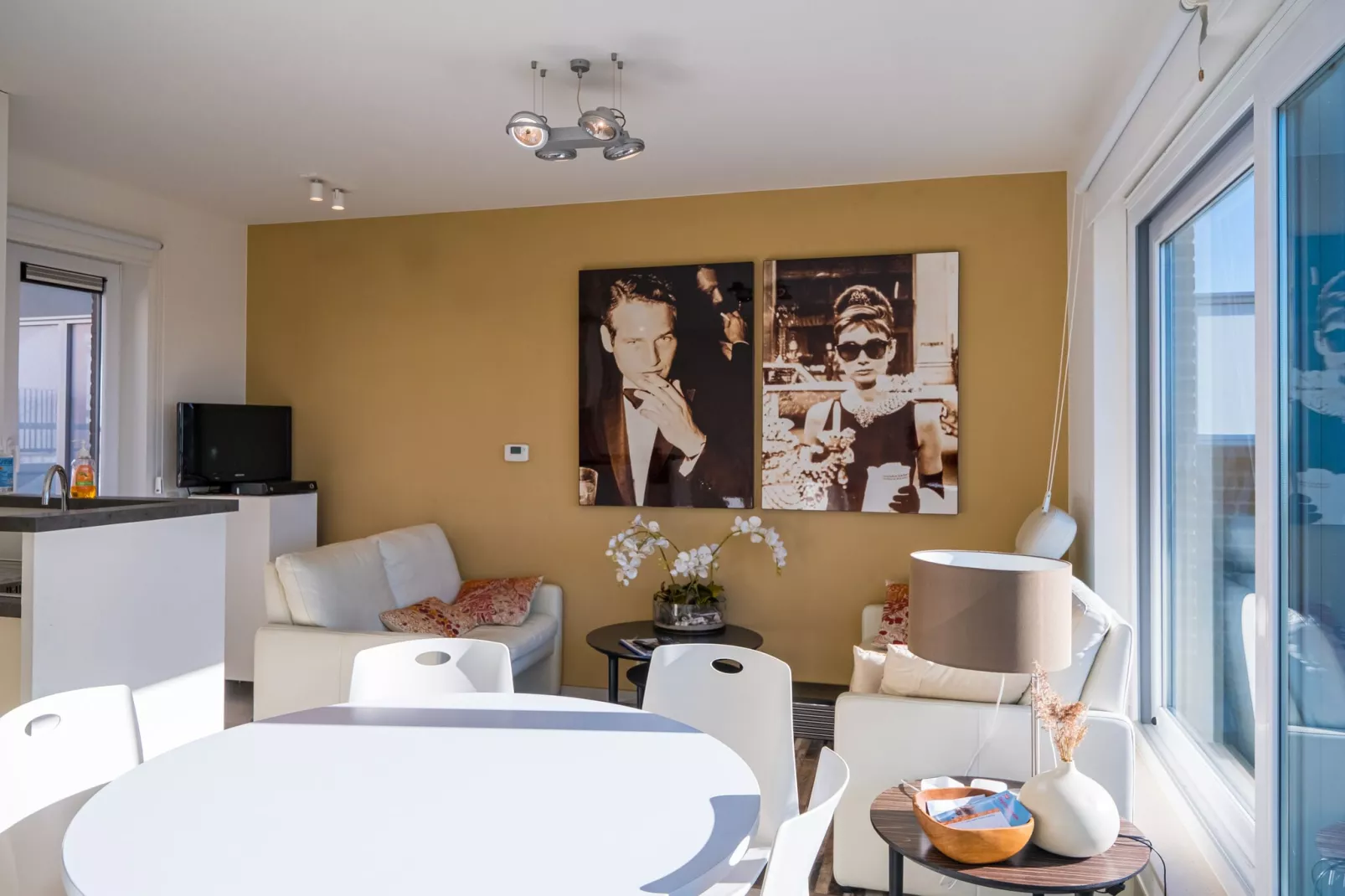 Chardonnay 0501-Living room