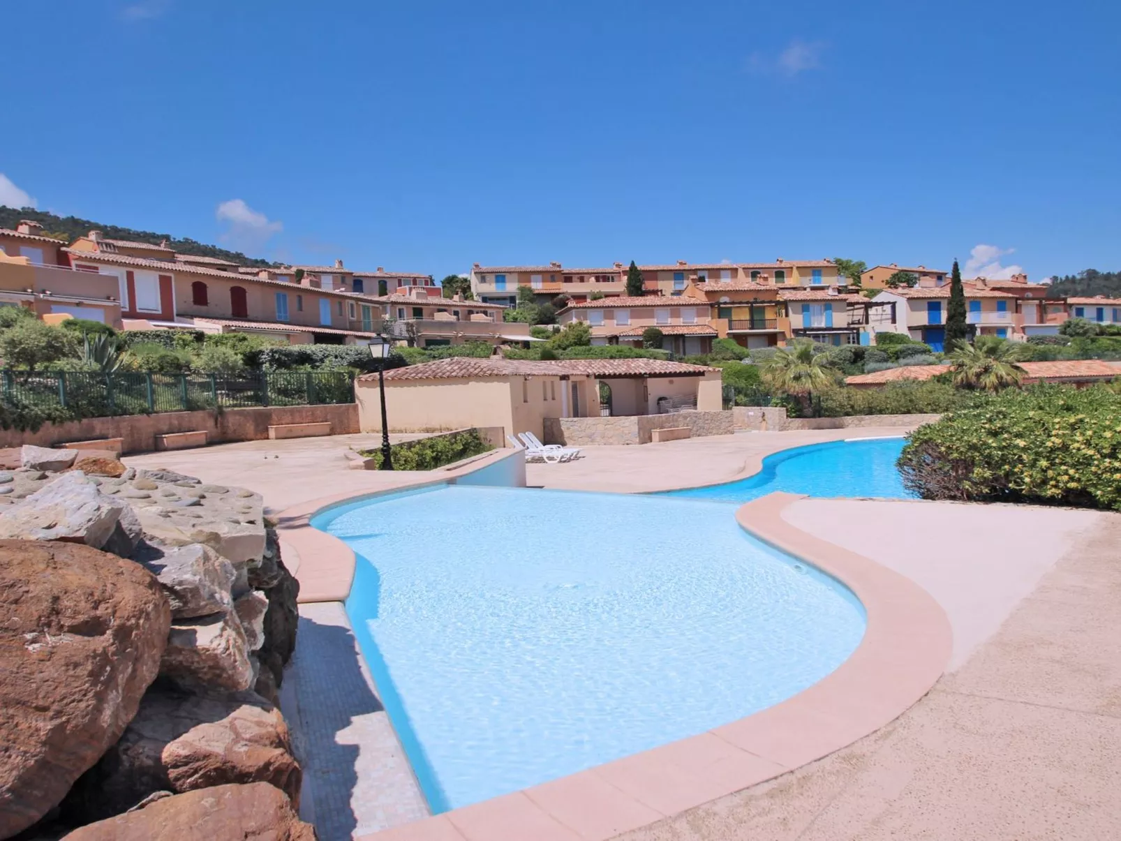 Mazet 4 pers - Blick aufs Meer - Schwimmbad - WiFi - Klima-Outside