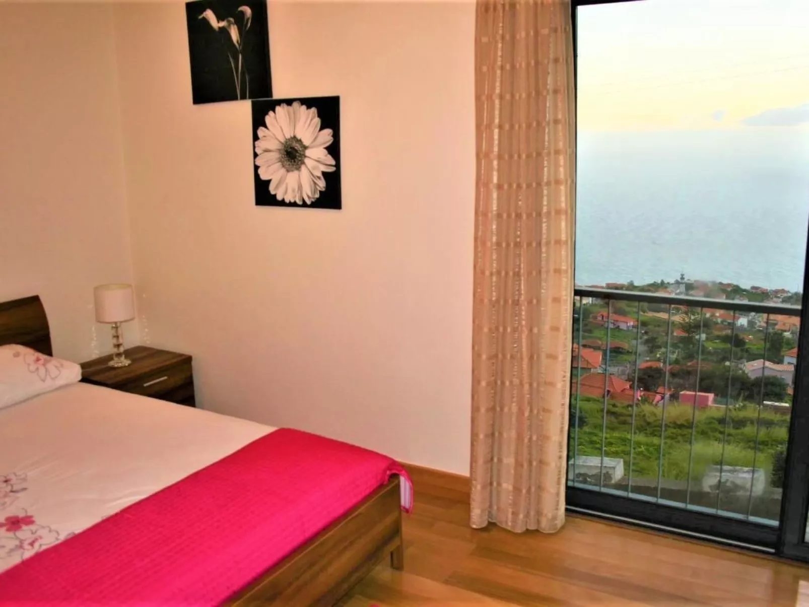 "Silva Sol" mit Blick auf das Wasser-Image-tags.info