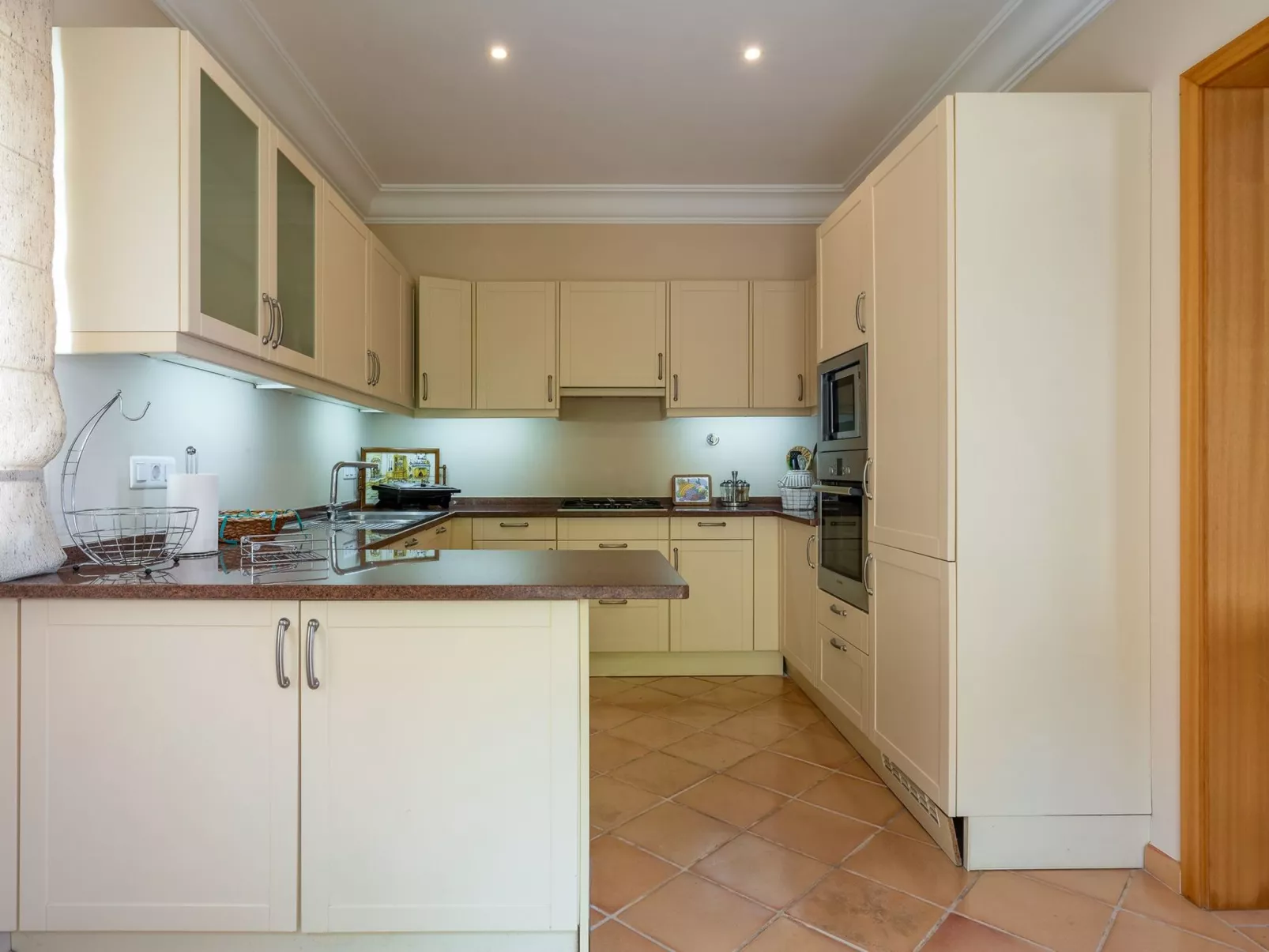 Elegante Ferienwohnung mit Gemeinschaftspool und Wellnessbereich-Dedans