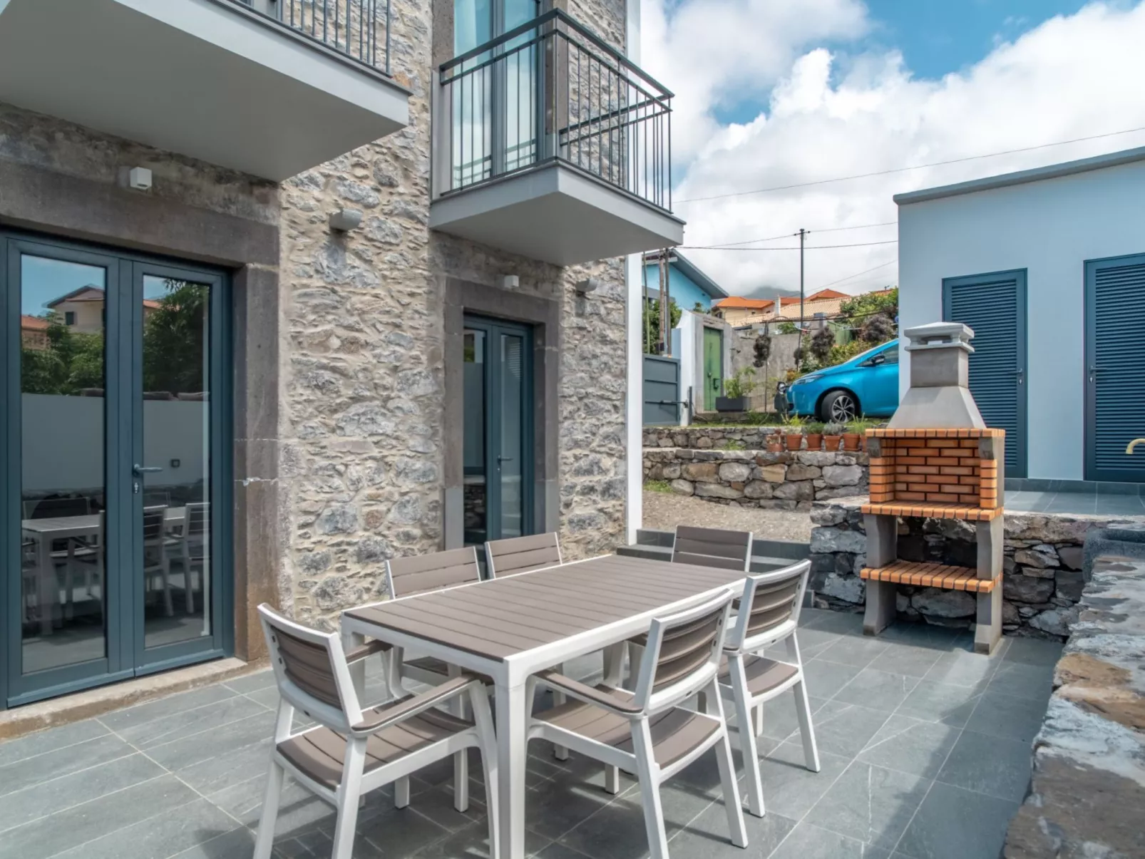 "Casa Lanço" mit Garten und Grill-Image-tags.info