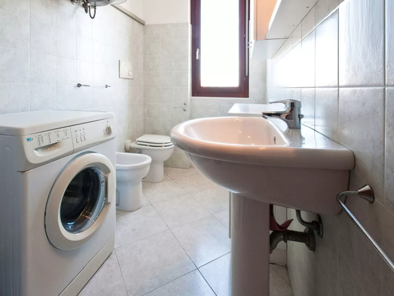 Favola-Image-tags.info