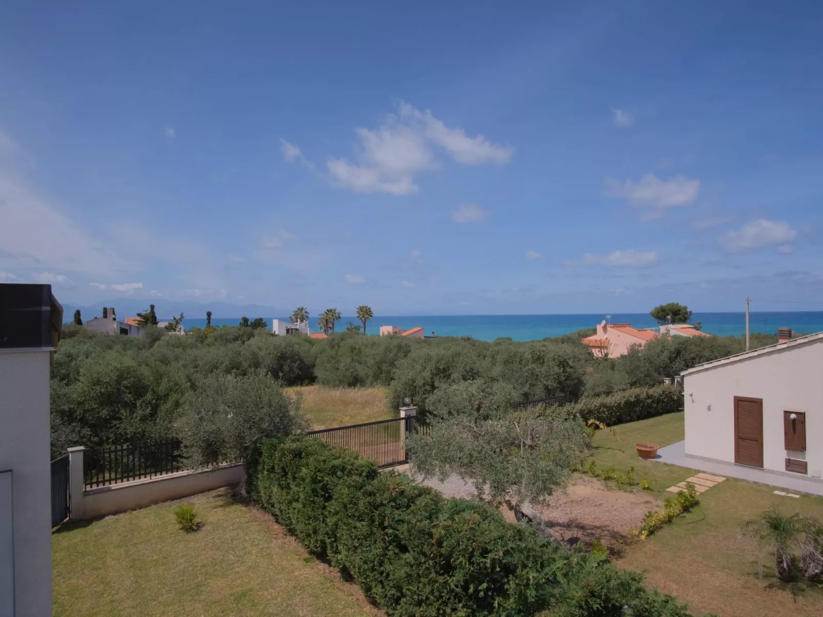 Villa of Wings-Outside