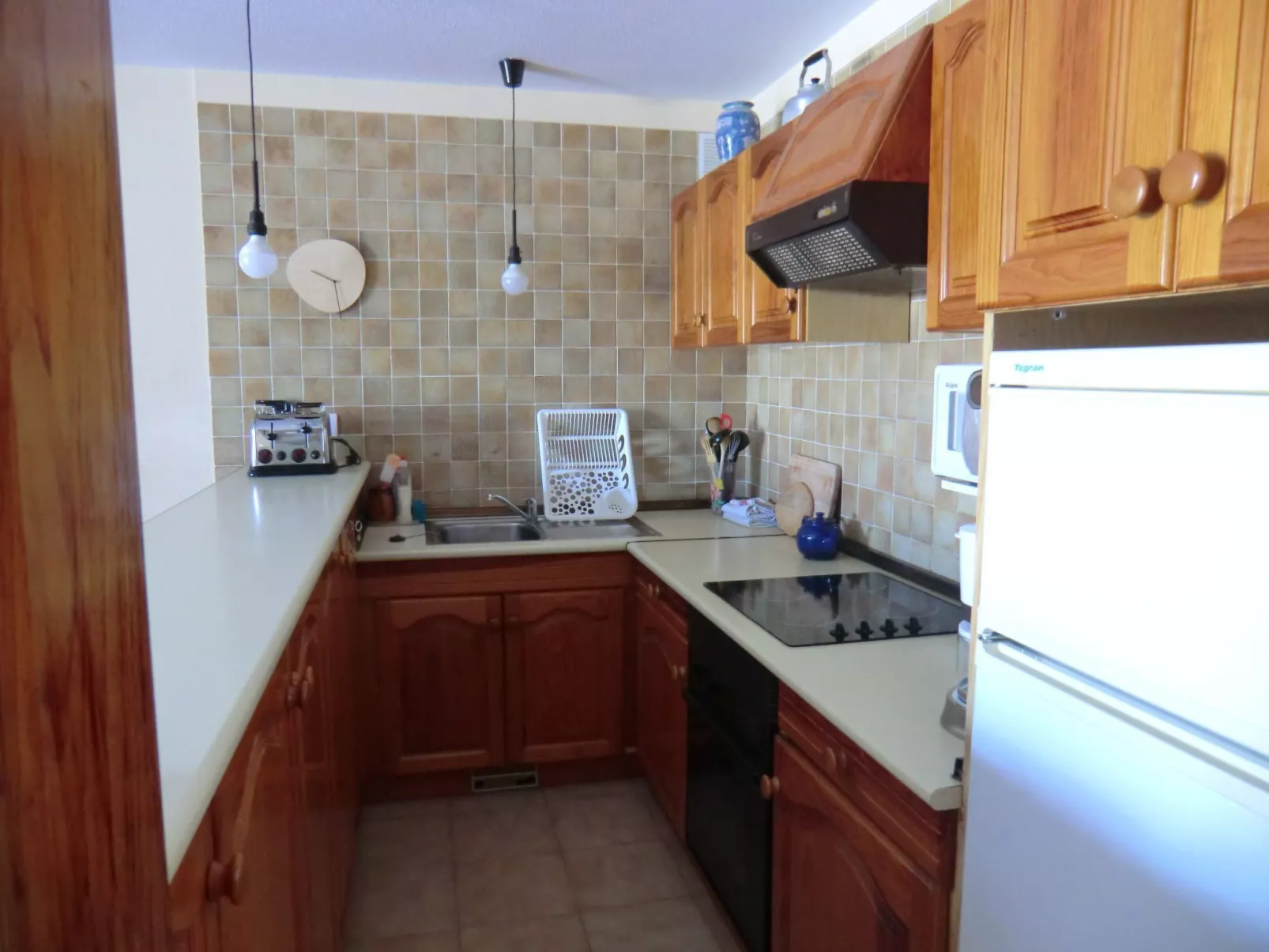 Ruhige Ferienwohnung mit Pool und Meerblick-Inside