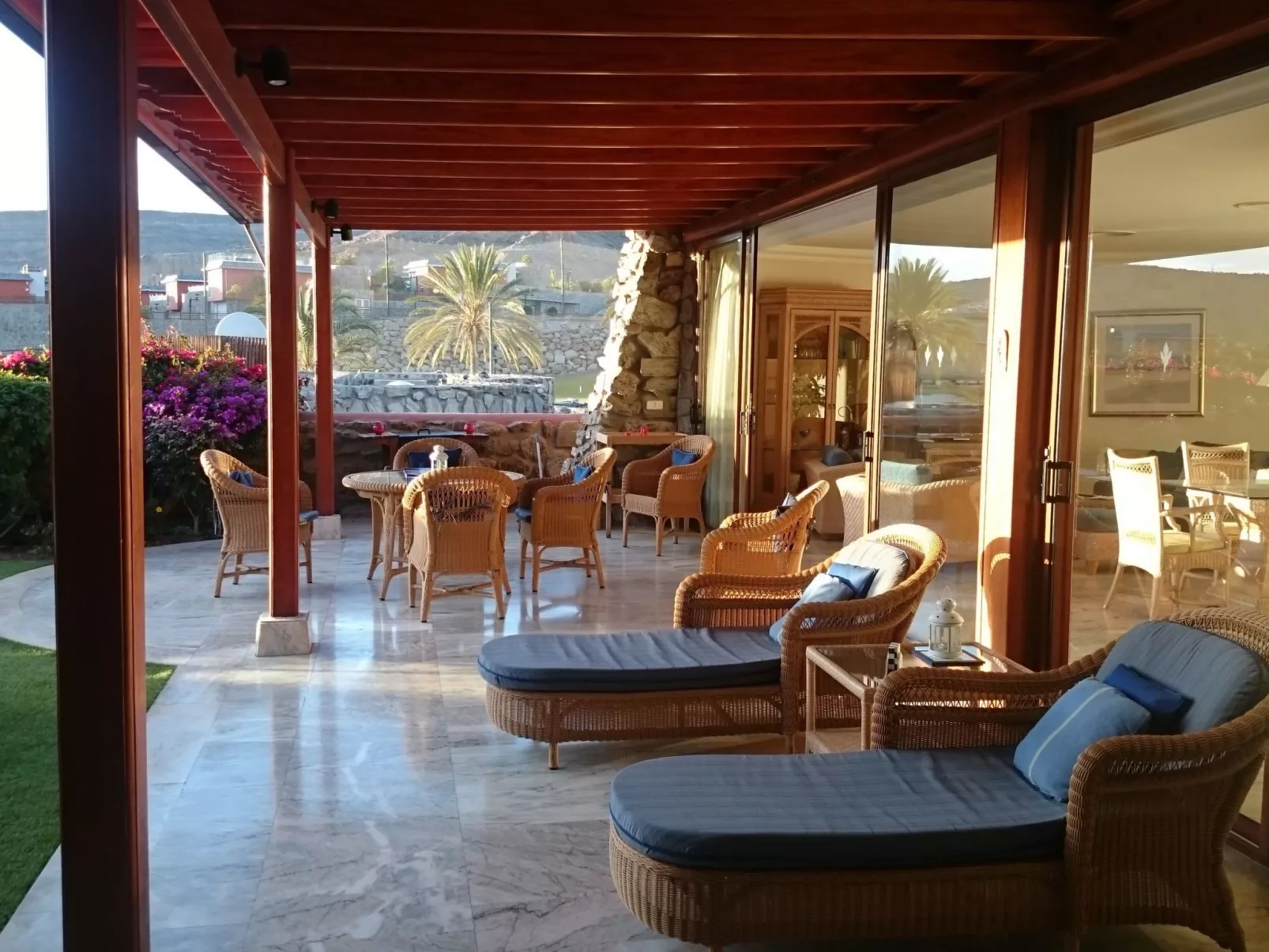 Villa mit Garten, Pool , Grill und Terrasse-Dehors