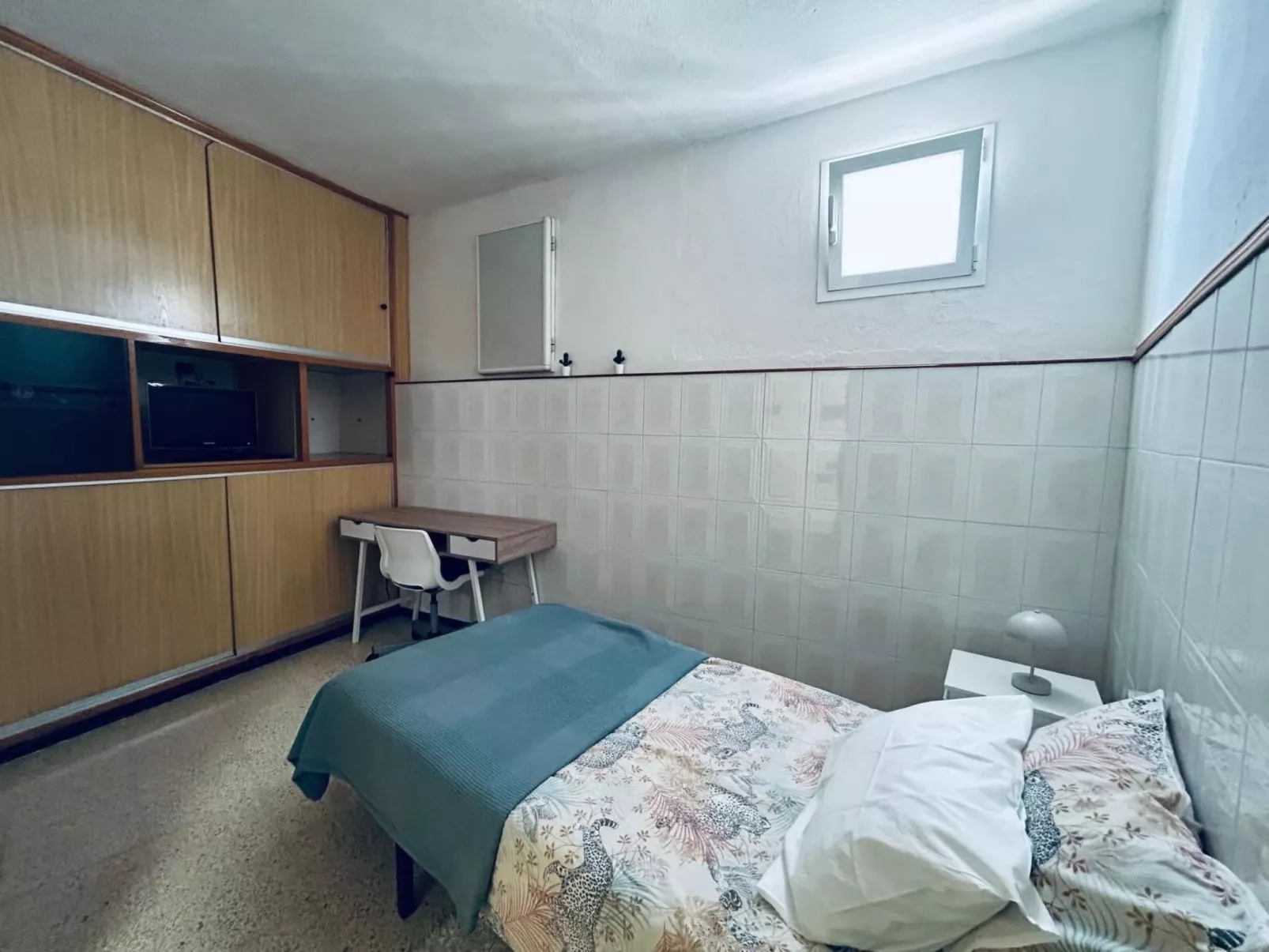 Edara Home - Haus mit privatem Garten-Drinnen