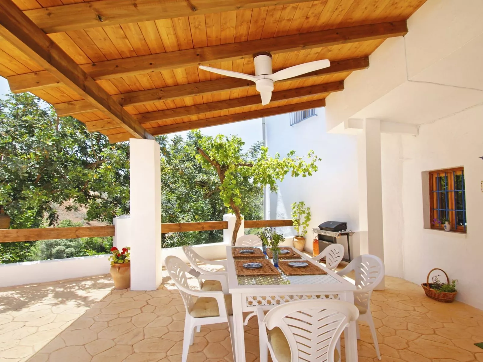 Villa La Zorzalera mit Tauchbecken, Wifi, Klimaanlage-Outside