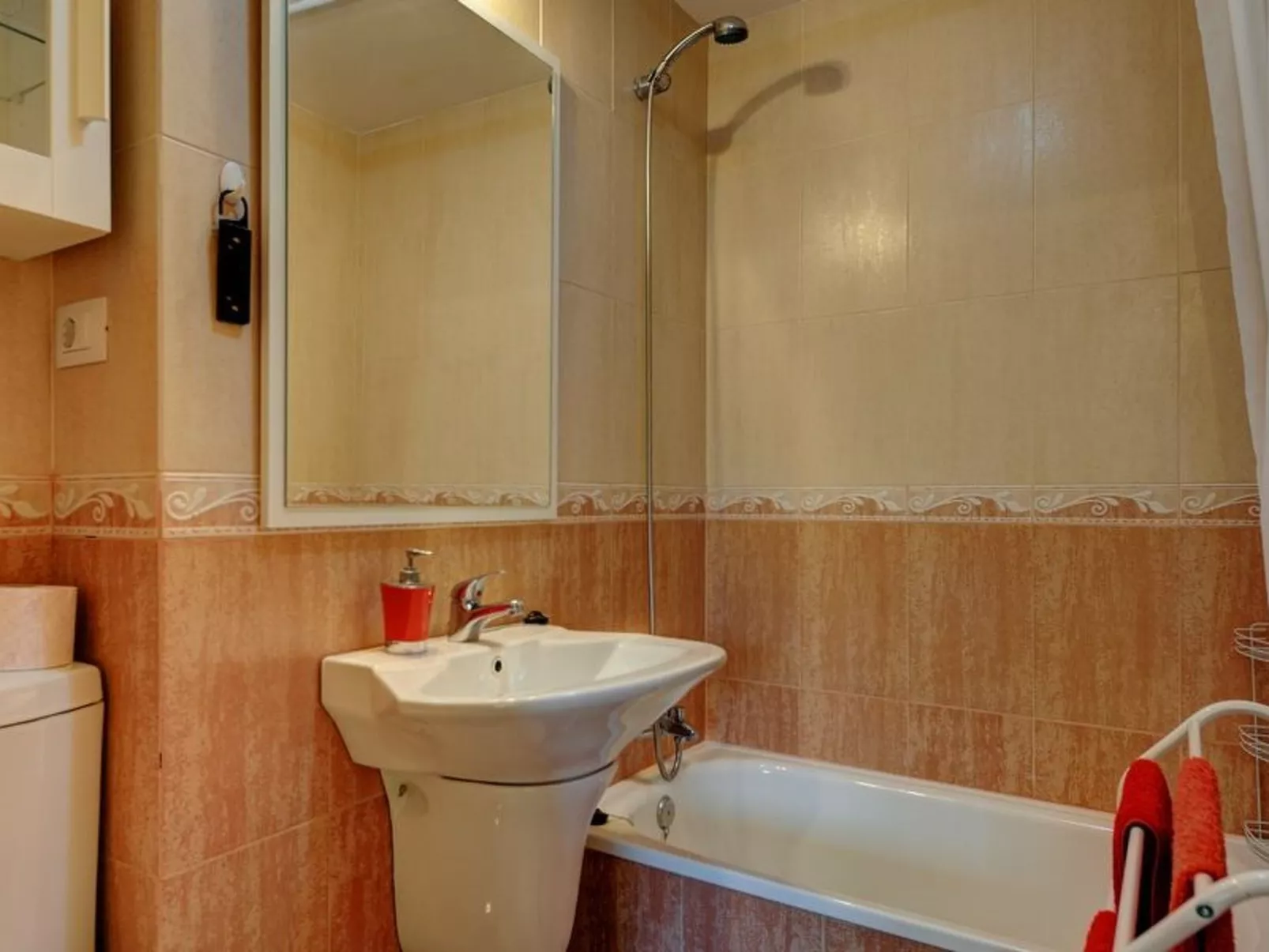 Belair mit Pool - Drinnen