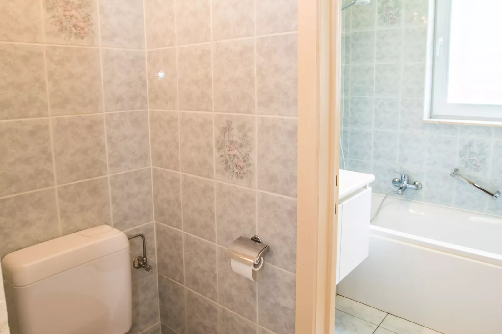 Roland Garros 0001-Bathroom