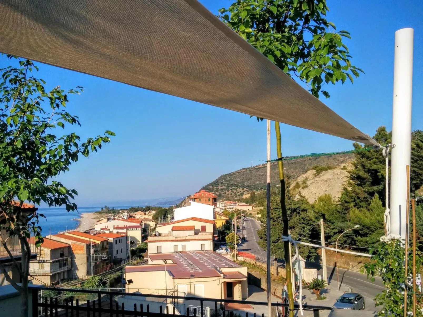 Luna rossa charmantes Haus-Image-tags.info