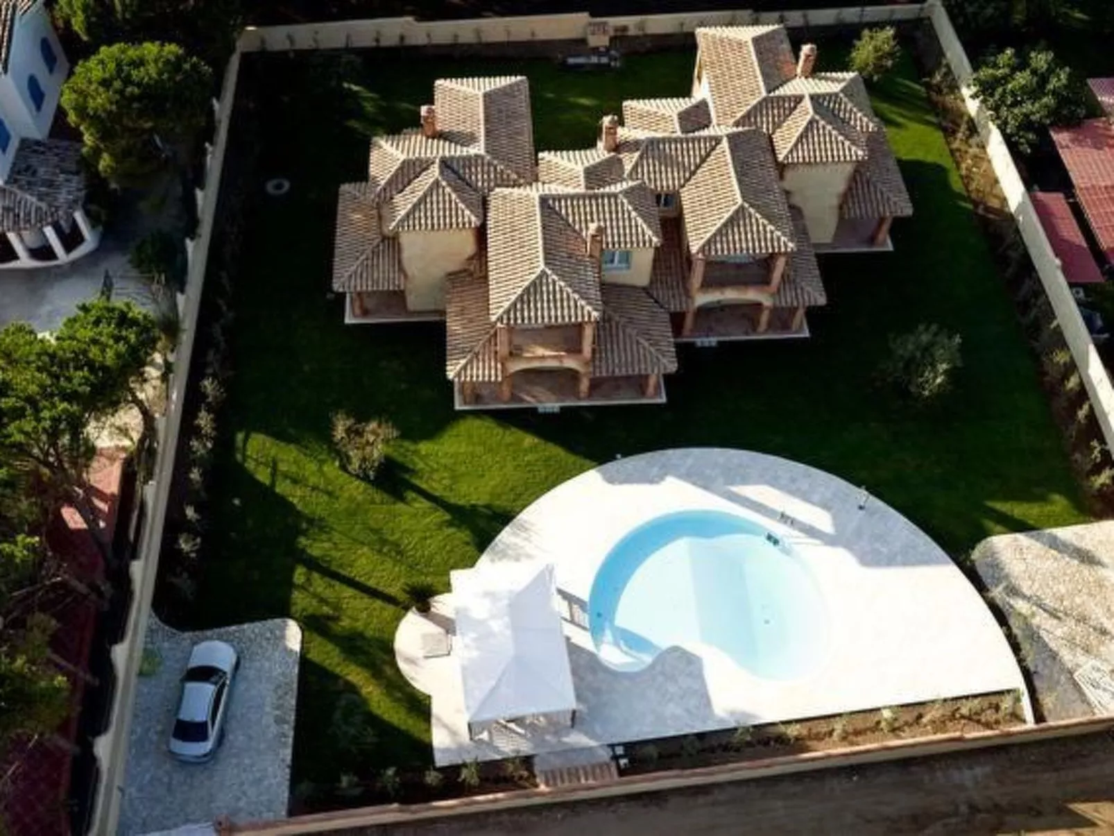 'Villa West' mit Balkon-Draußen