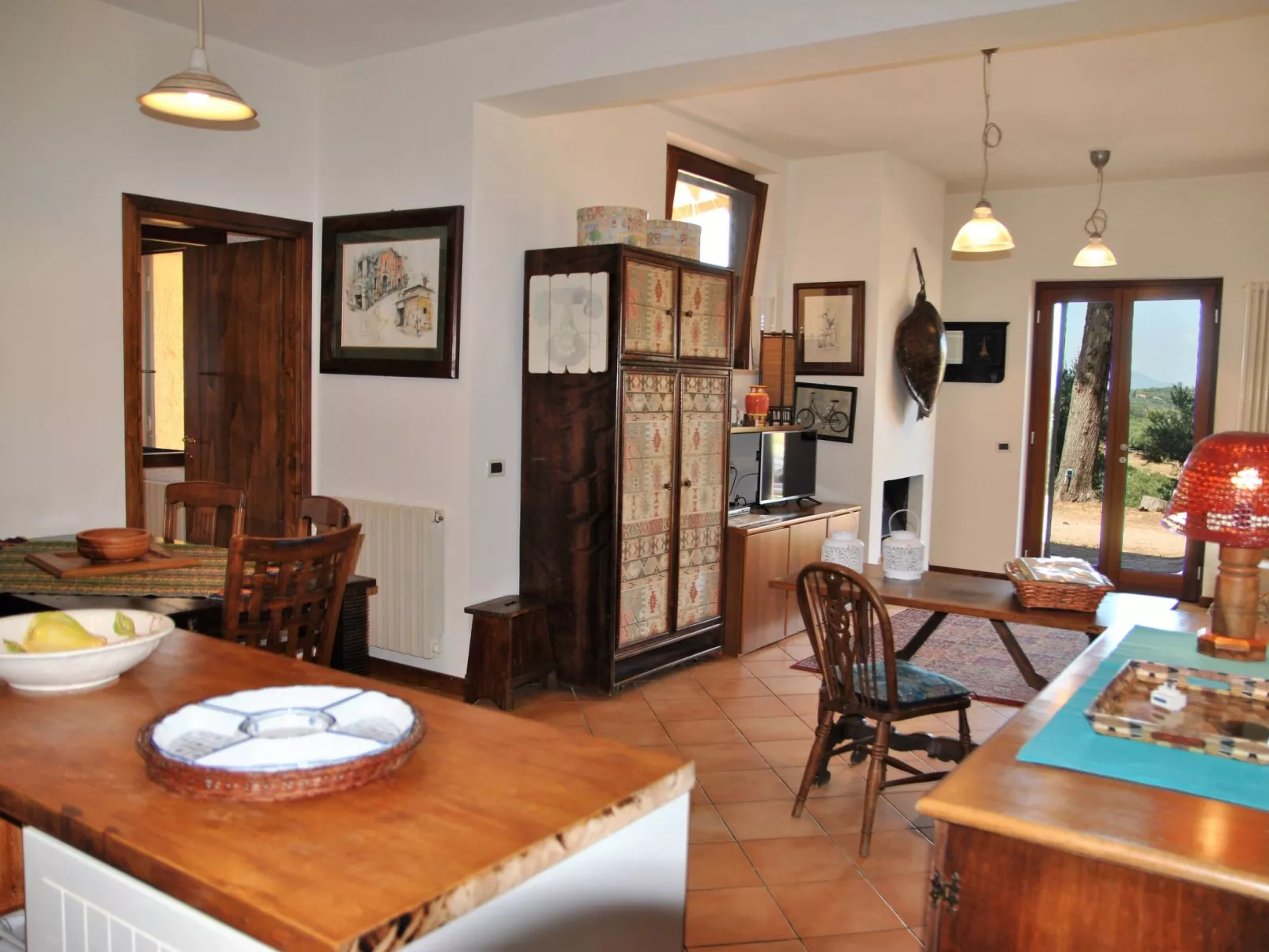 Angenehmes Haus in Itri mit überdachtem Innenhof-Drinnen