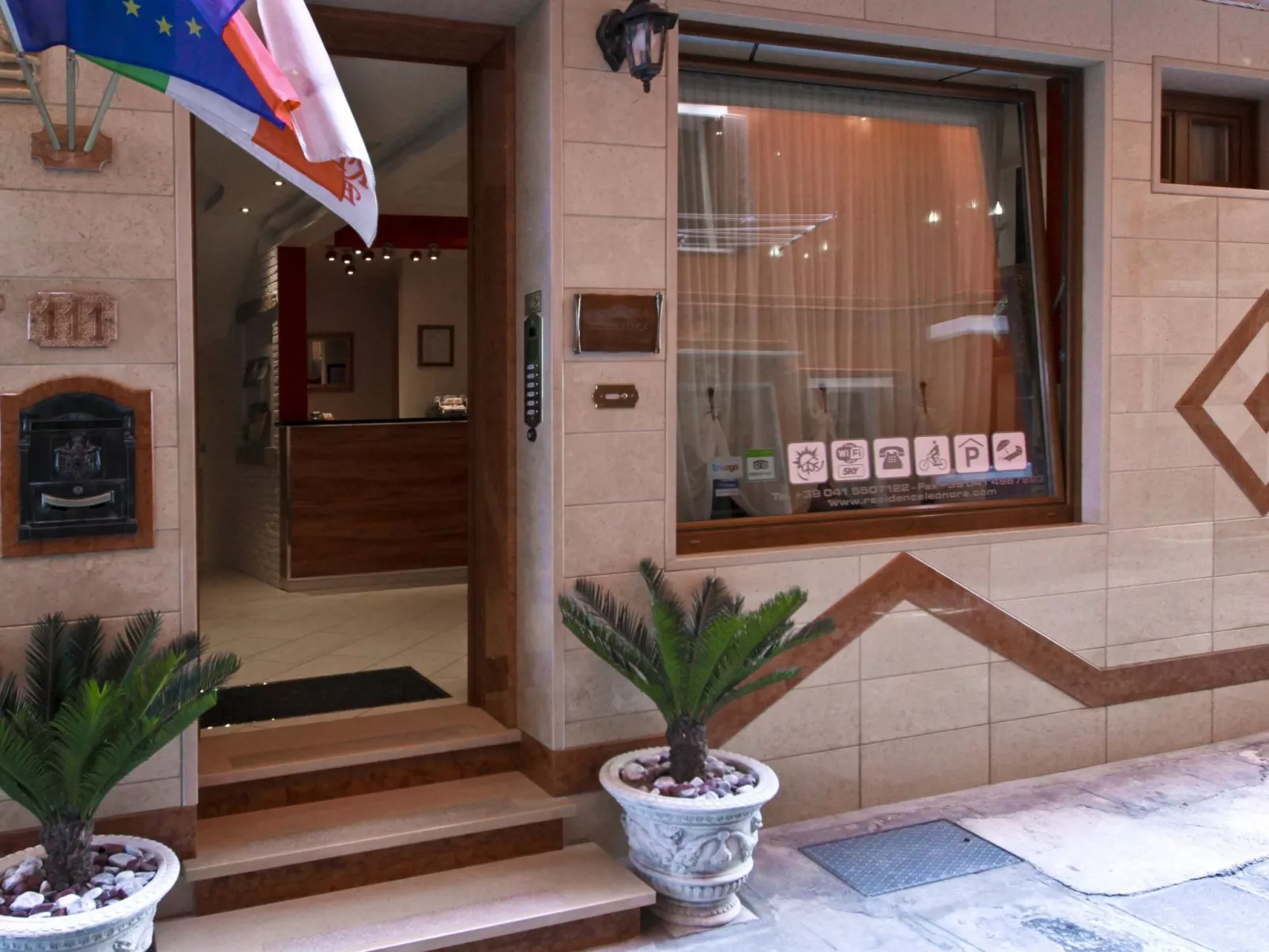 Deluxe Apartment mit privatem Balkon-Image-tags.info