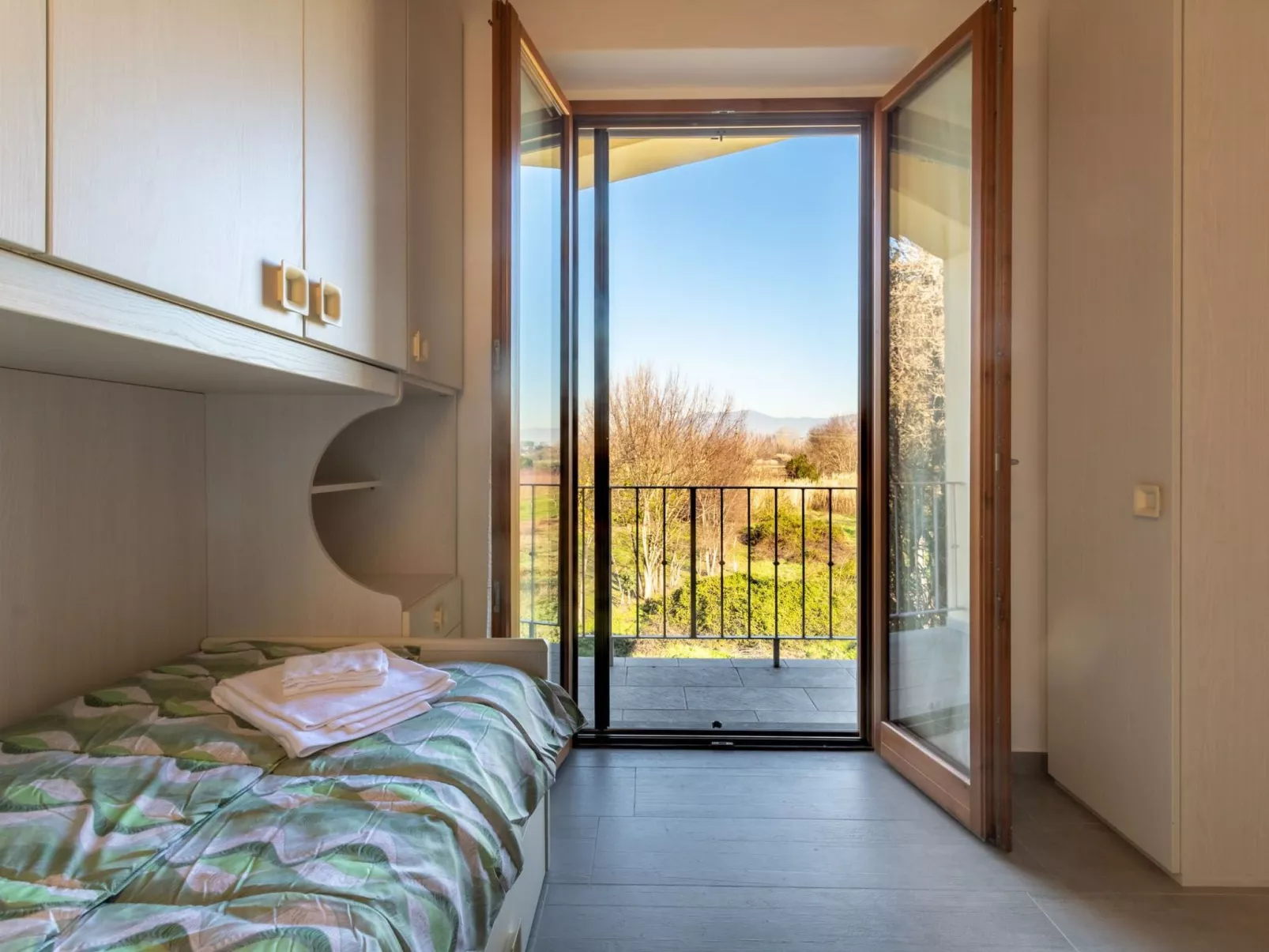 Modernes Haus mit Garten und privatem Parkplatz-Dedans