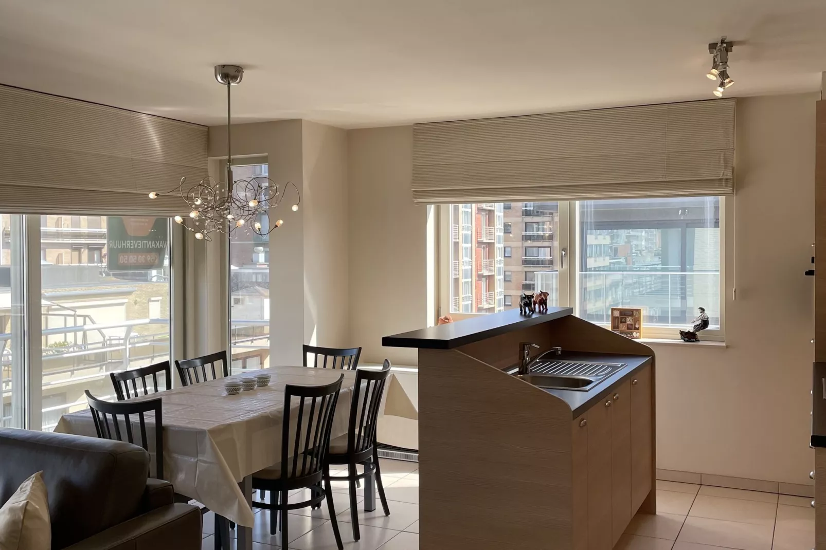 Libretto 0602-Dining room
