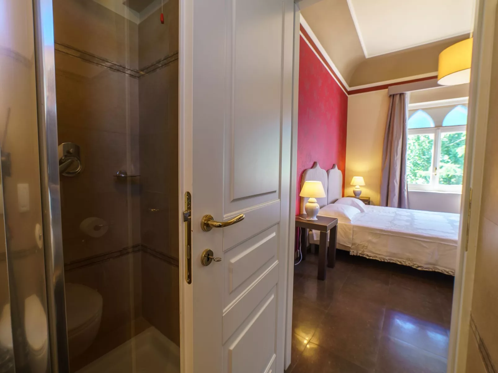 Geräumiges Ferienhaus mit Pool-Image-tags.info