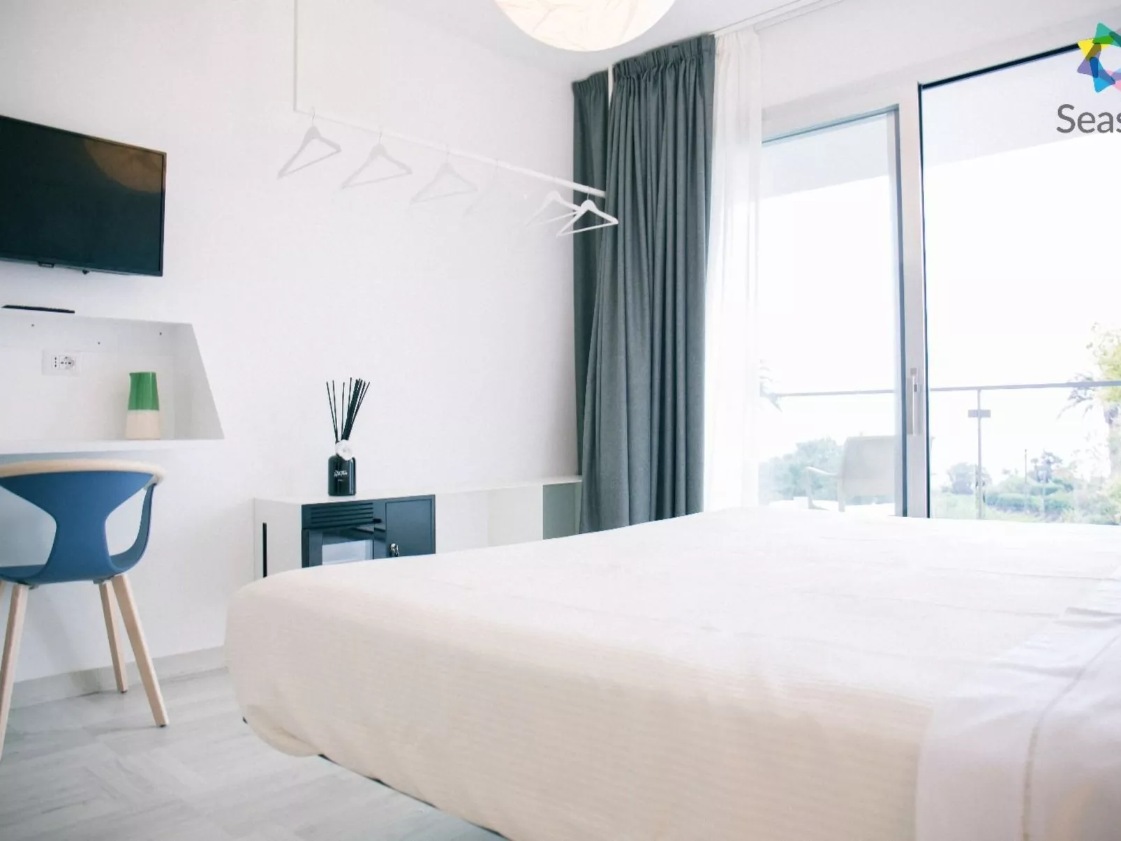 Lavino Zafferana-Inside