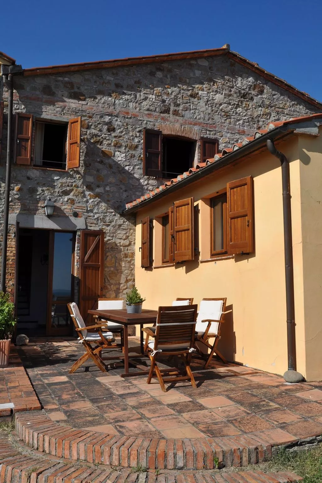 Bauernhof "Azzara-Outside