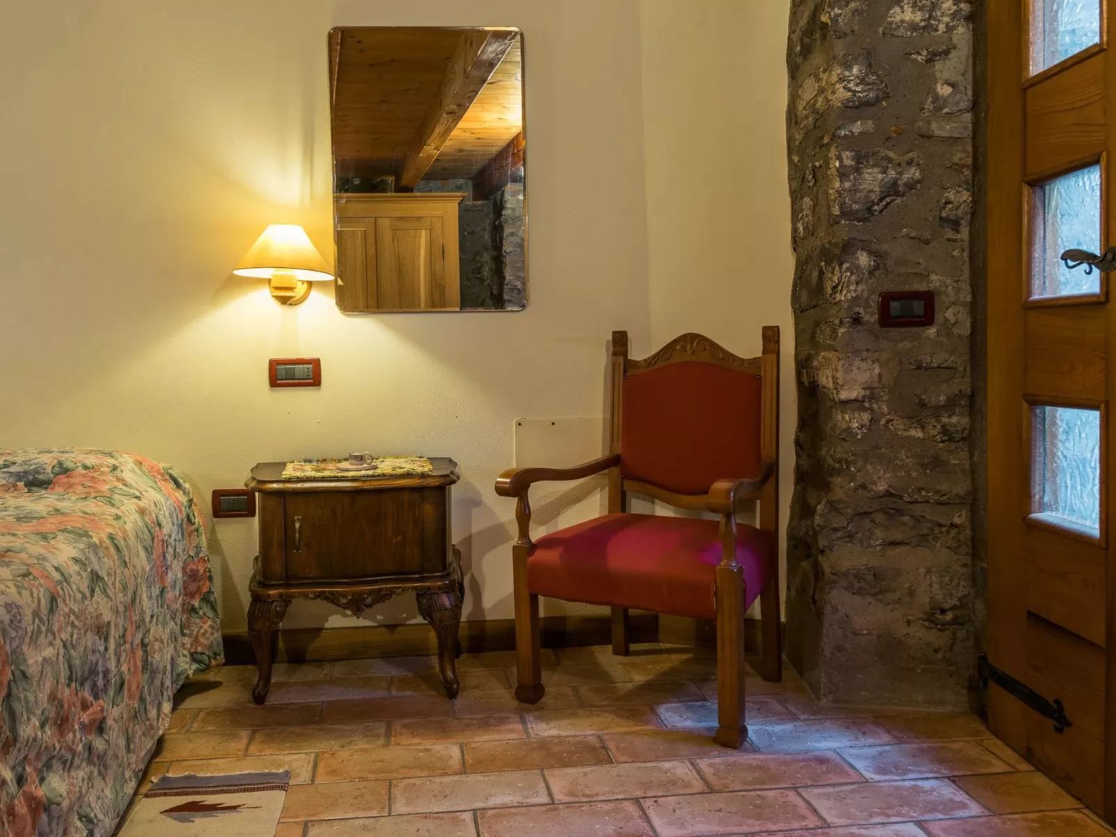 Dreistöckiges Apartment in einem historischen Gebäude-Inside