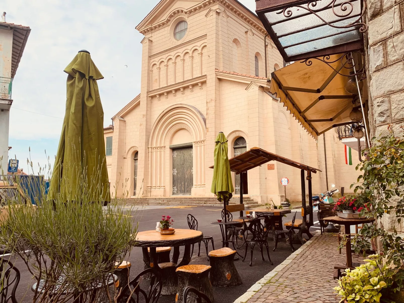 Mountains' View by Holiday World-Image-tags.info