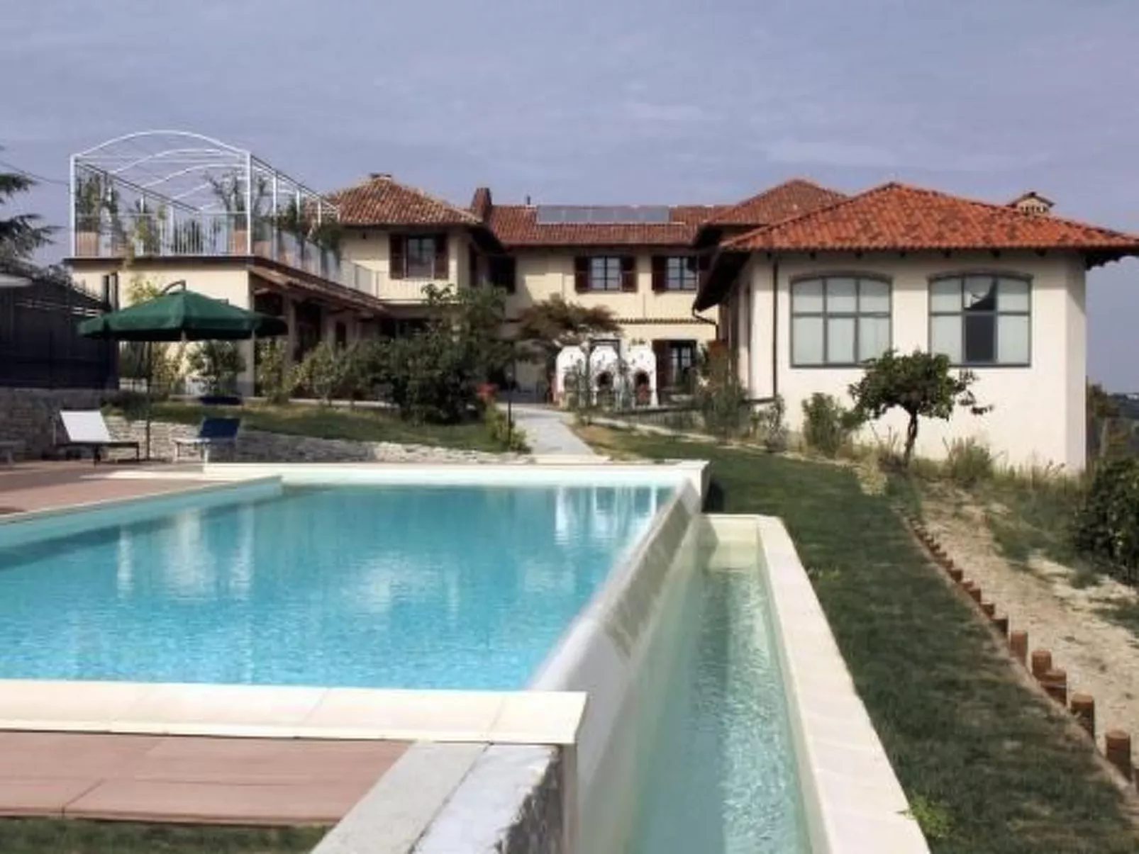 Barolo' Wohnung mit Gemeinschaftspool-Outside