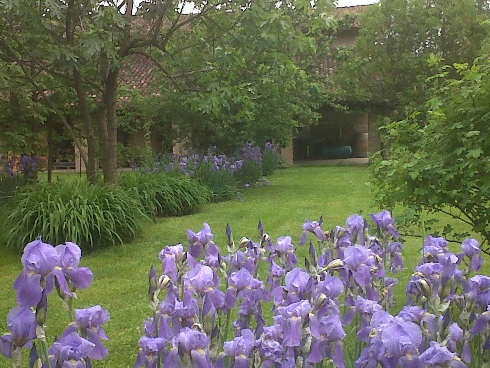 Mit Privatparkplatz-Dehors