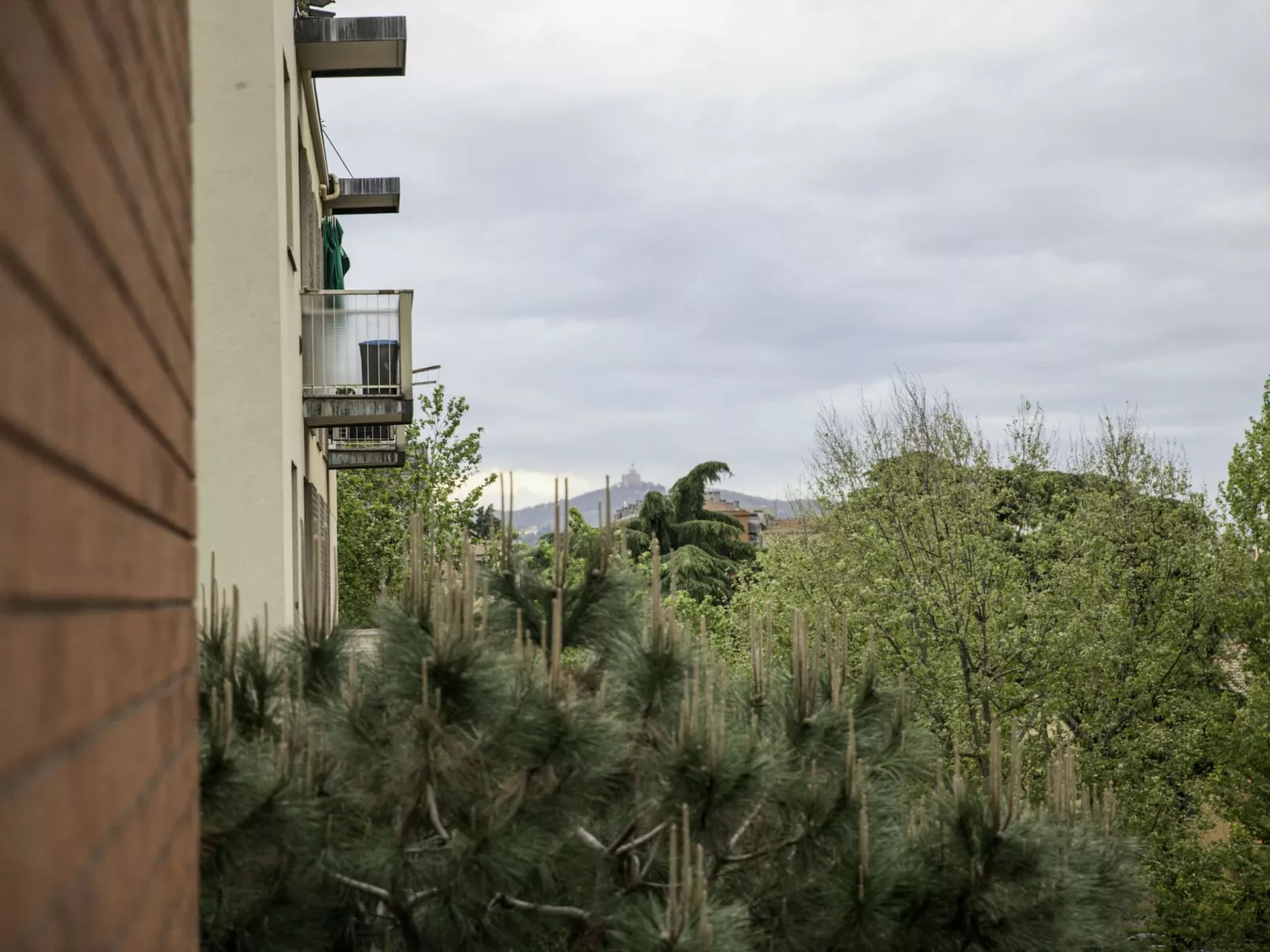 Auf dem Messegelände 14, in der Nähe des Zentrums und gegenüber dem Messegeländ-Image-tags.info