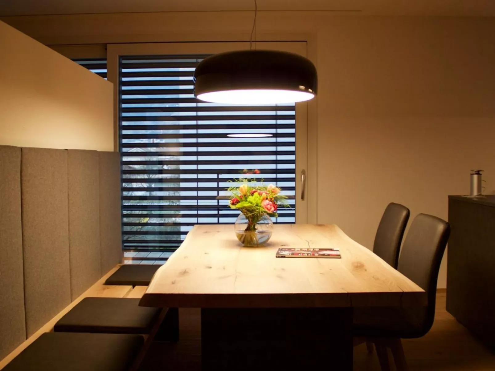 Apartment mit Balkon-Drinnen