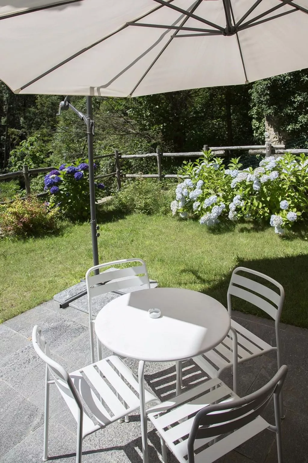 Lampone in San Bernardino Verbano-Draußen