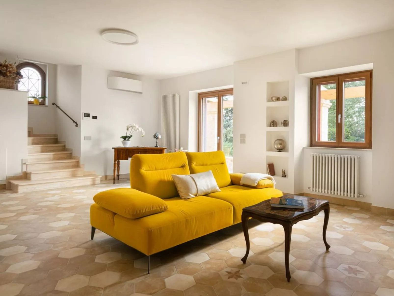 Luxuriöse und erschwingliche Villa mit privatem Pool-Inside