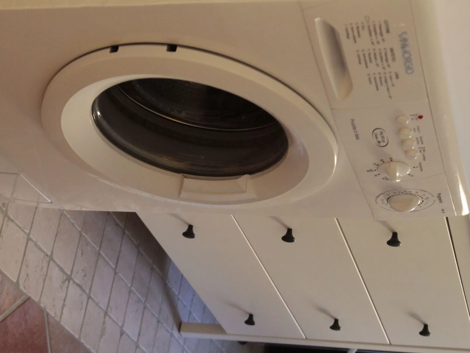 "Daphne Experience".-Inside