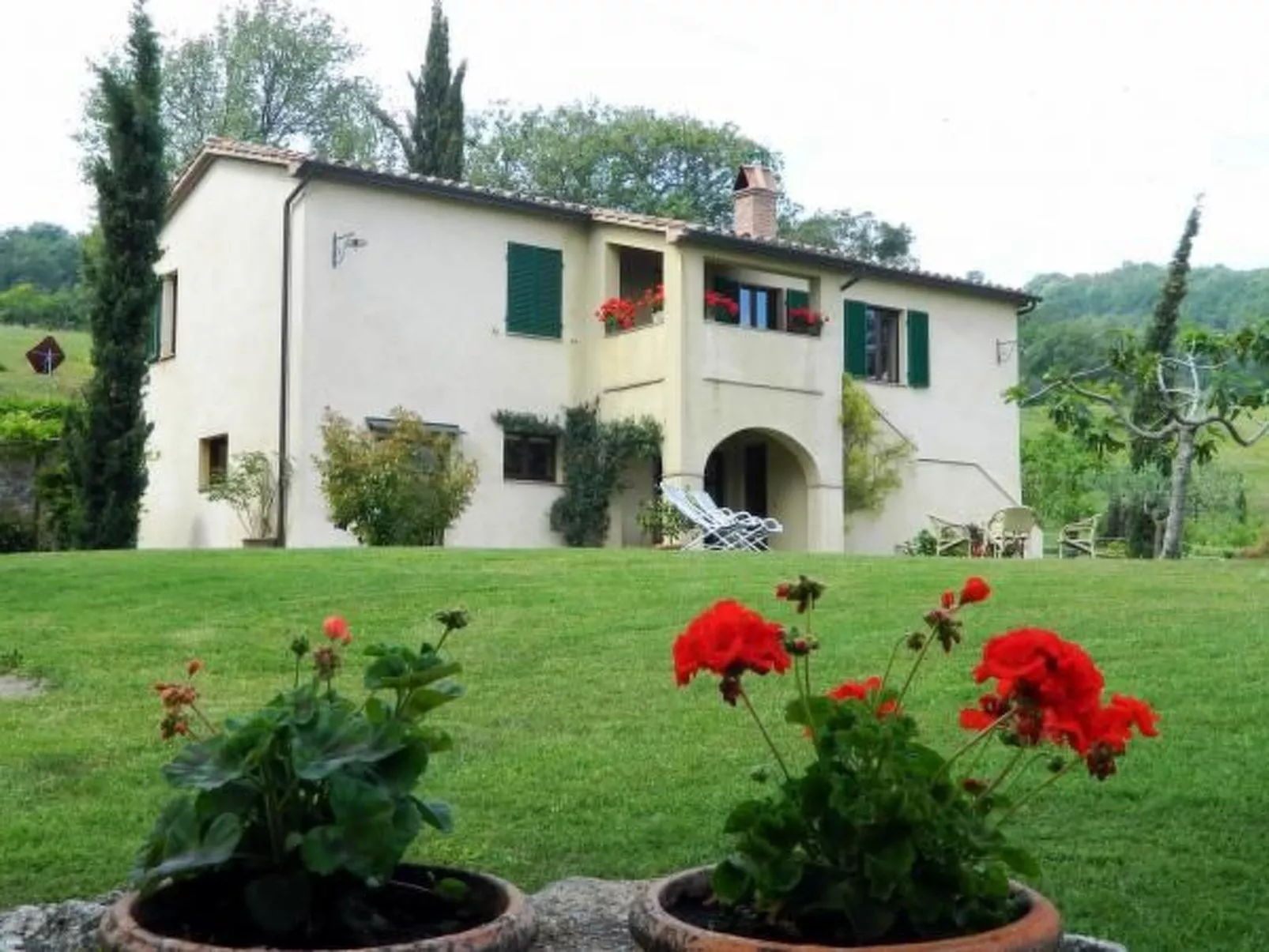 Haus Claudia mit schönem Garten-Draußen