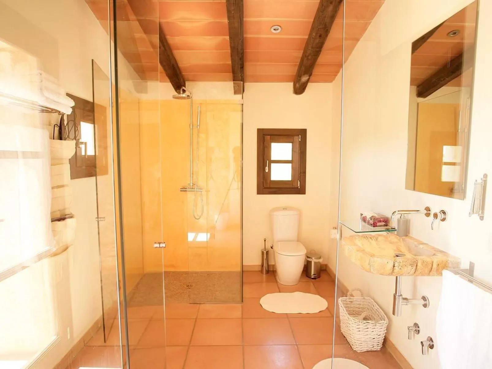 Mit großem Pool,  parkähnlichen Garten-Image-tags.info