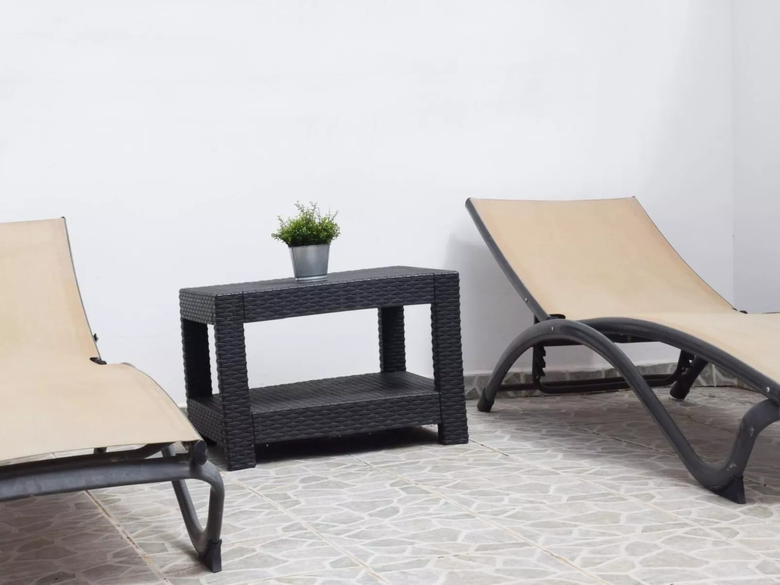 Apartamento con terraza-Drinnen