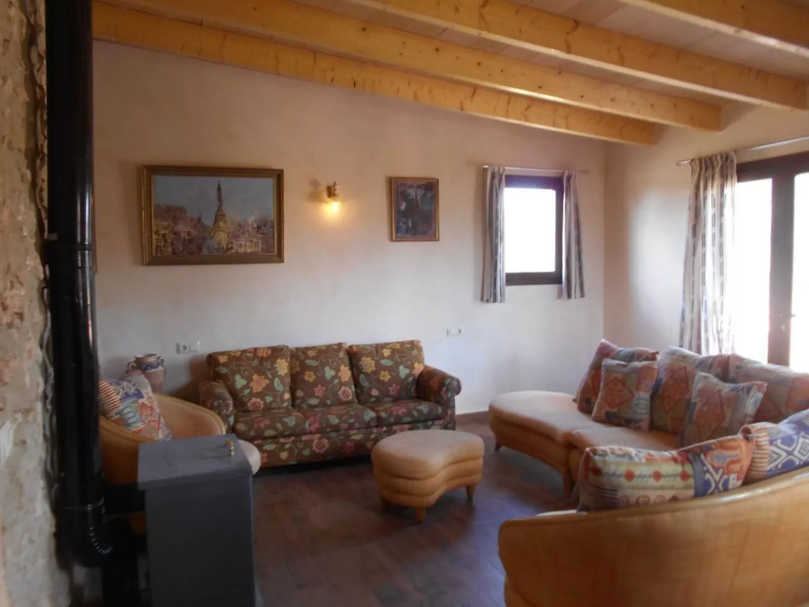 Freistehendes Landhaus mit Schwimmbad-Dedans