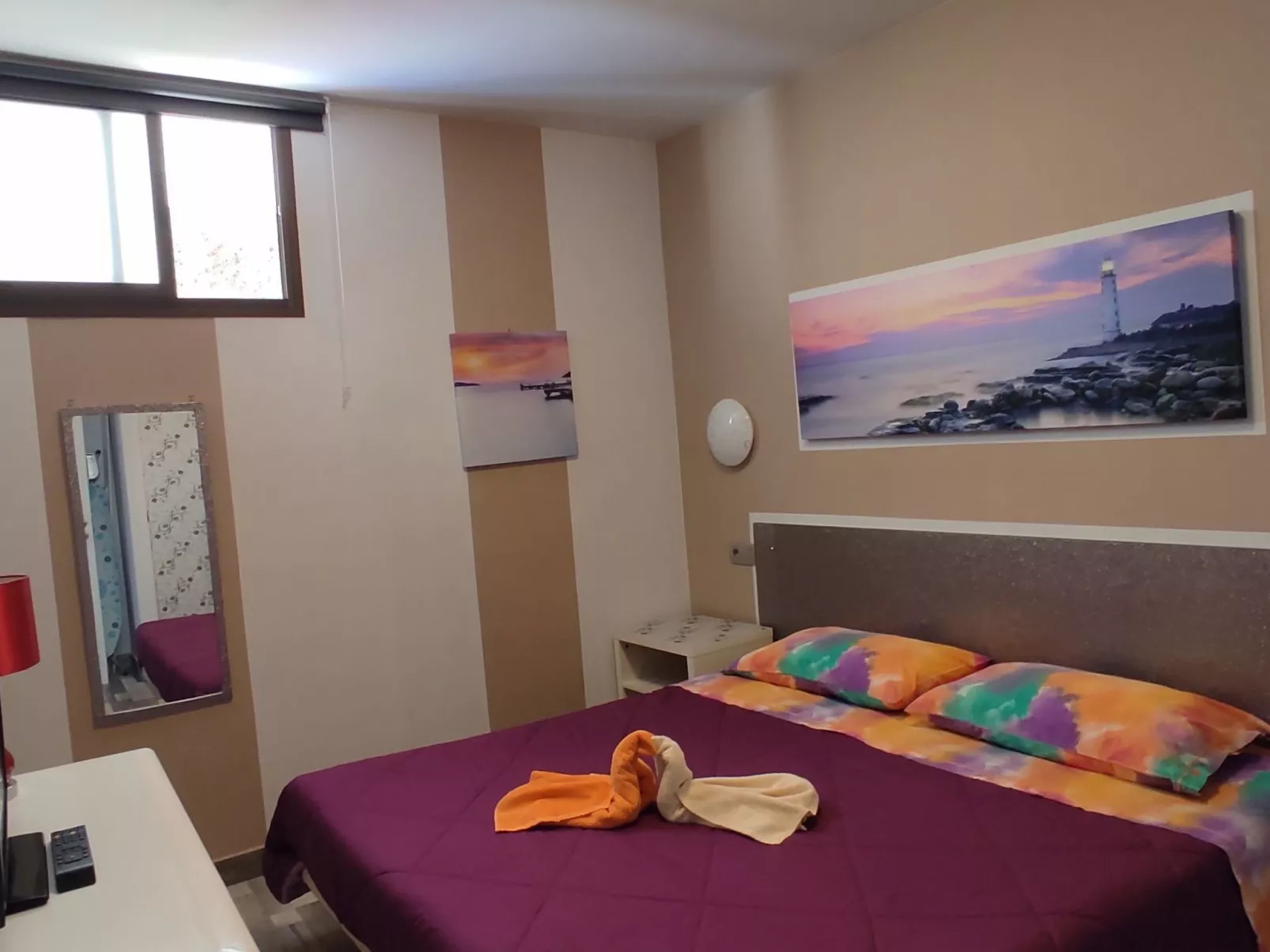 Schöne und romantische Aussichten bei Tag und Nacht-Inside