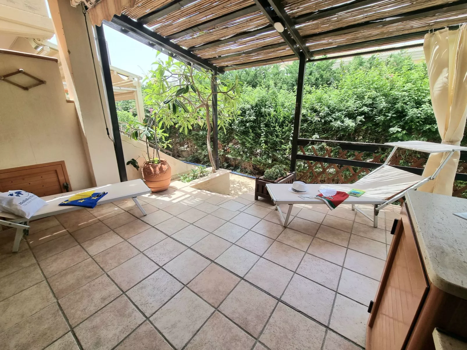 Ambra House by Holiday World-Dehors