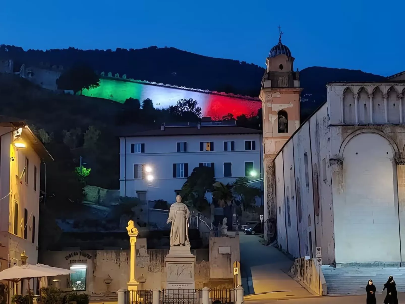 'Carducci 213-Draußen