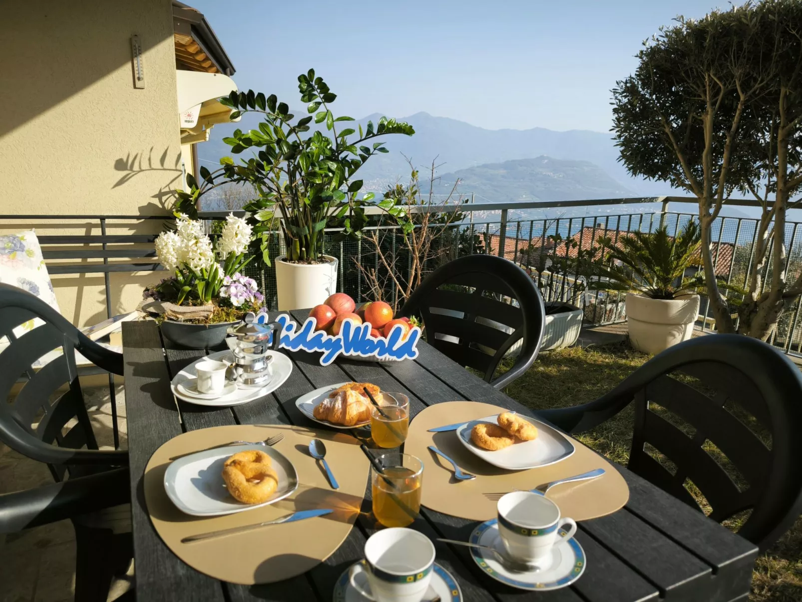 Sweet Awakening von Holiday World-Outside