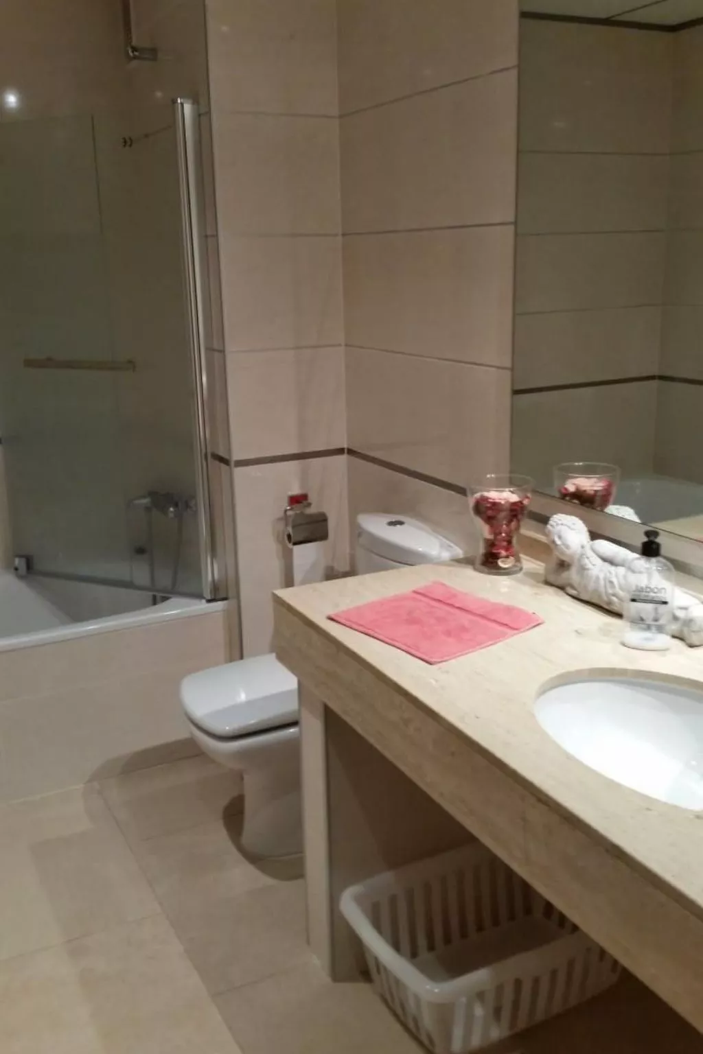 LUXUS APPARTMENT MIT MEERSICHT AUS DER TERRASSE-Inside