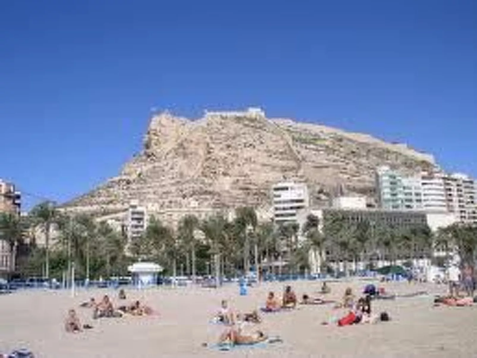 Sonne und Strand in zentraler und schöner Wohnung-Dehors