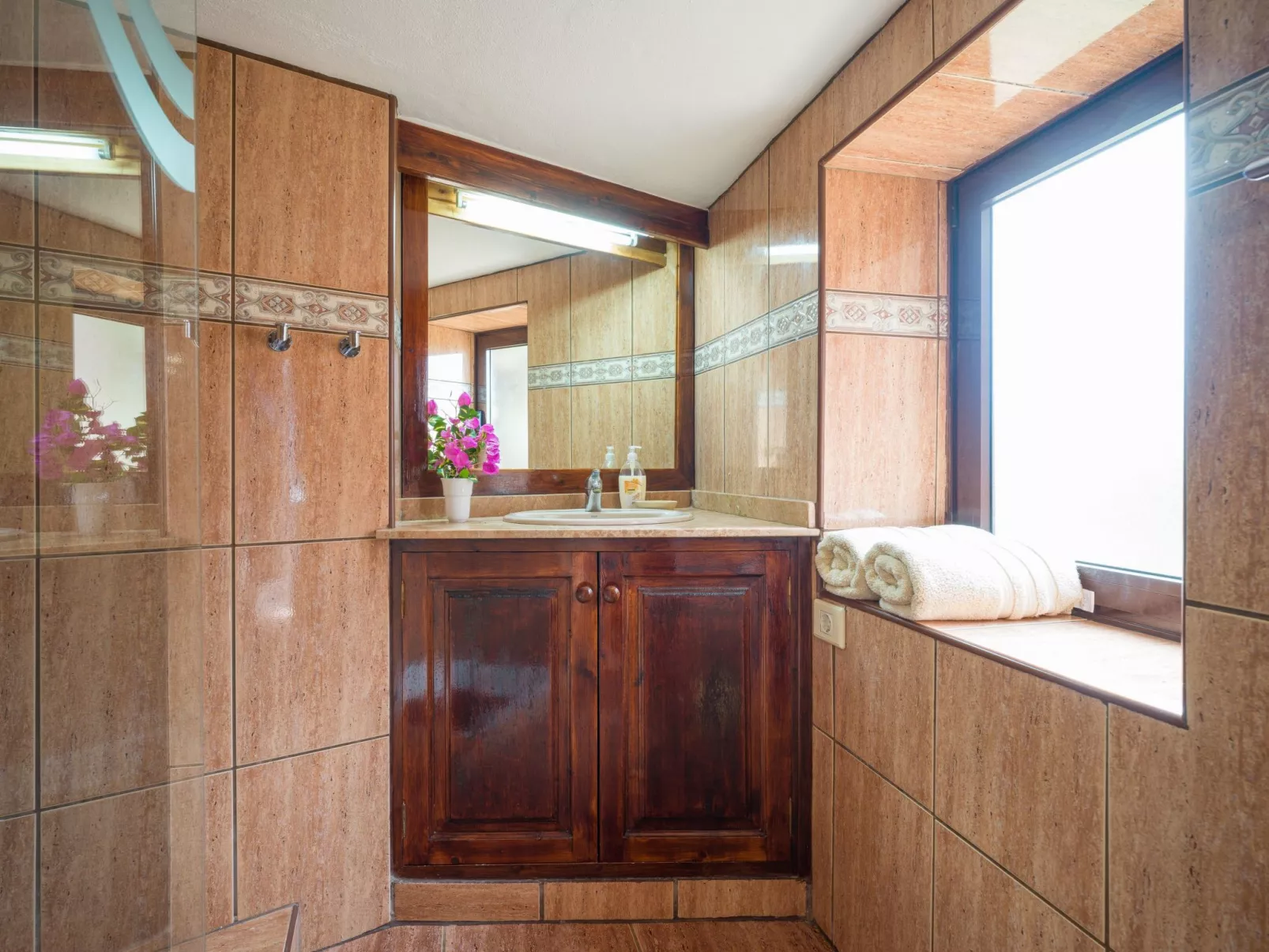 Finca "Castillo Bentley" Schlafen in einer vulkanischen Höhle-Inside