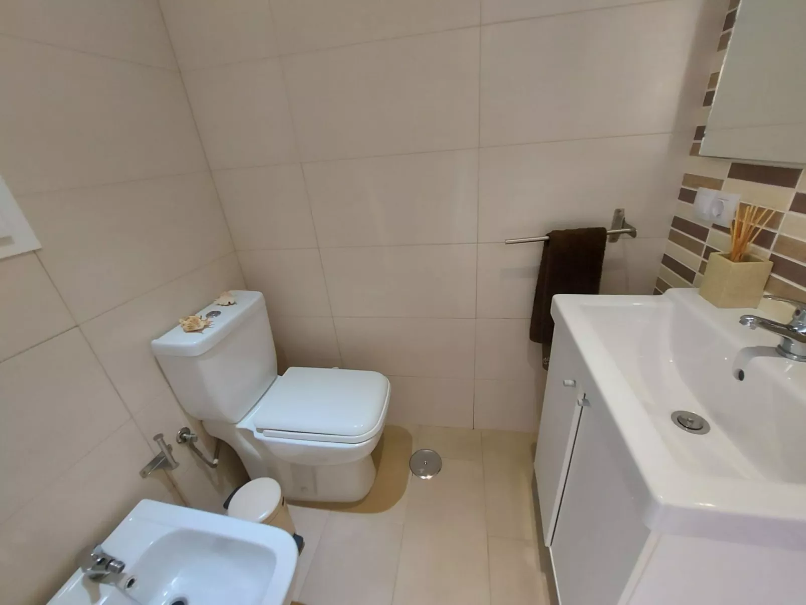 Wohnung mit Blick auf das Wasser-Inside